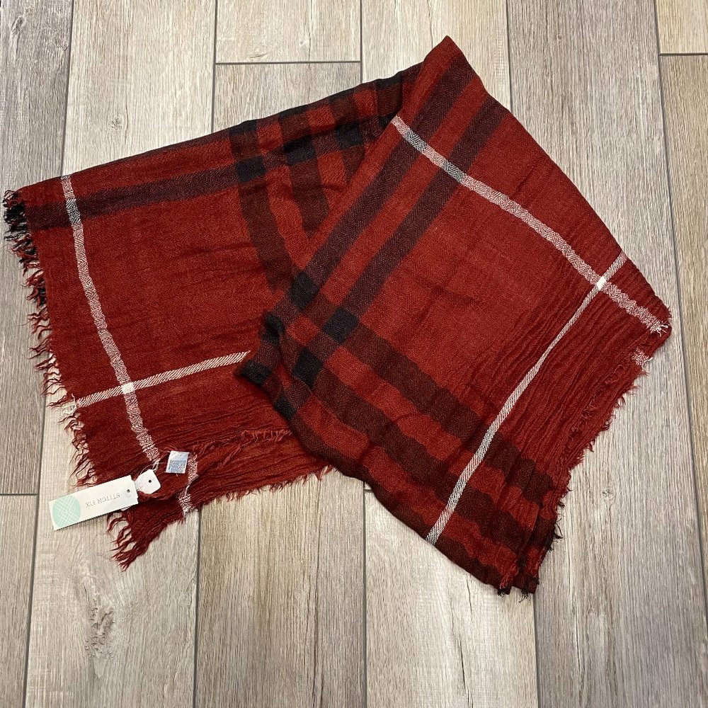 Girly NWT Amare burgundy plaid oblong scarf